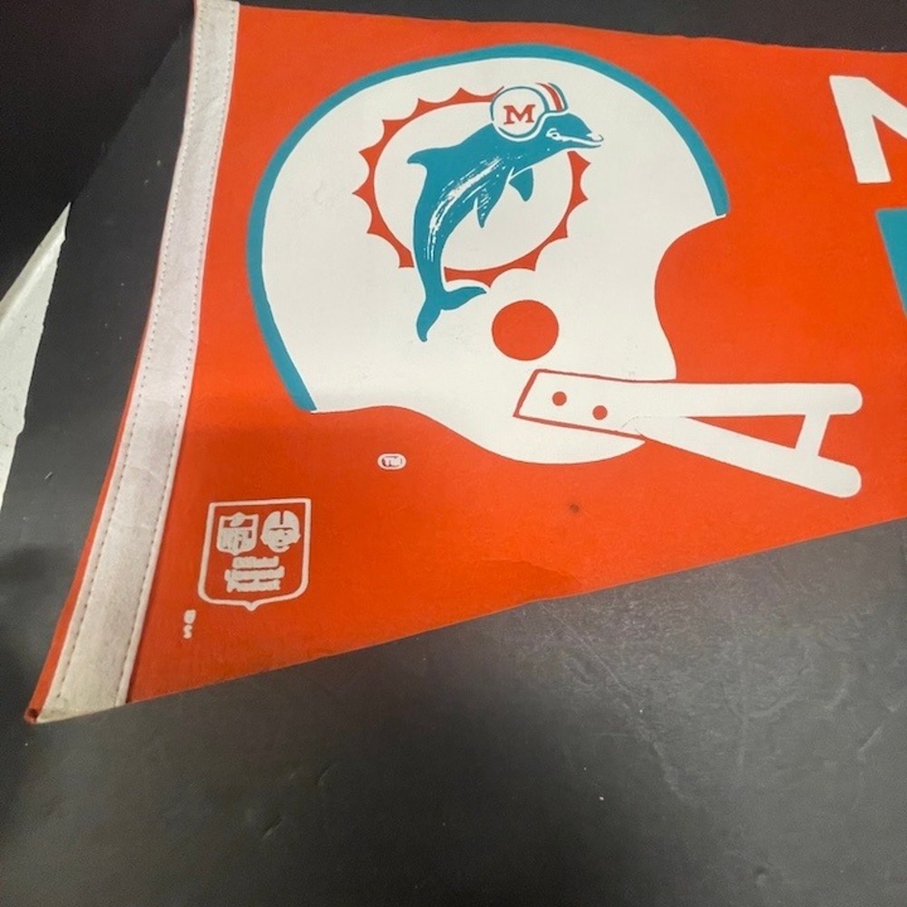Vintage 1970s Miami Dolphins NFL Felt Pennant Orange Helmet Logo Full Size 30" - Picture 3 of 4